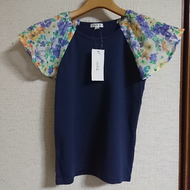 a.v.v(アーヴェヴェ)のTシャツ a.v.v 130㎝ 新品 未使用 キッズ/ベビー/マタニティのキッズ服女の子用(90cm~)(Tシャツ/カットソー)の商品写真