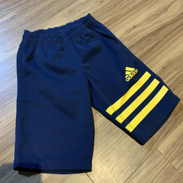 adidas(アディダス)のadidas ハーフパンツ キッズ/ベビー/マタニティのキッズ服男の子用(90cm~)(パンツ/スパッツ)の商品写真