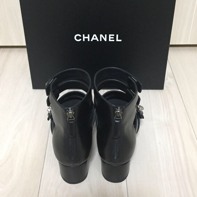 CHANEL(シャネル)の【美品】CHANEL■シャネル サンダル  黒 38★超希少★ レディースの靴/シューズ(サンダル)の商品写真