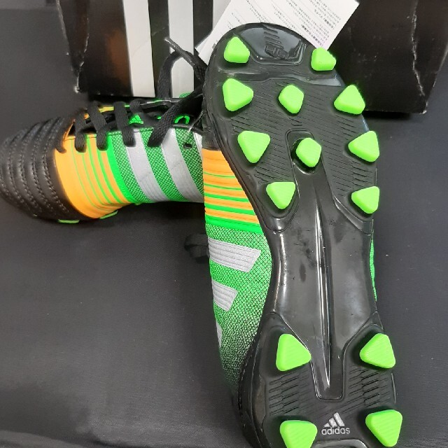 adidas(アディダス)のアディダス　Jr.サッカースパイク　18cm スポーツ/アウトドアのサッカー/フットサル(シューズ)の商品写真