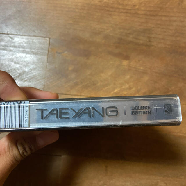 taeyang solar deluxe edition 태양 bigbang エンタメ/ホビーのCD(K-POP/アジア)の商品写真