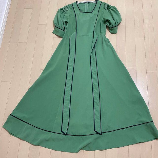 美品 リリーブラウン カラーパイピングロングワンピース グリーン 完売品 ロングワンピース マキシワンピース Esehotel Lt 美品 リリーブラウン カラーパイピングロングワンピース グリーン 完売品 ロングワンピース マキシワンピース Esehotel Lt