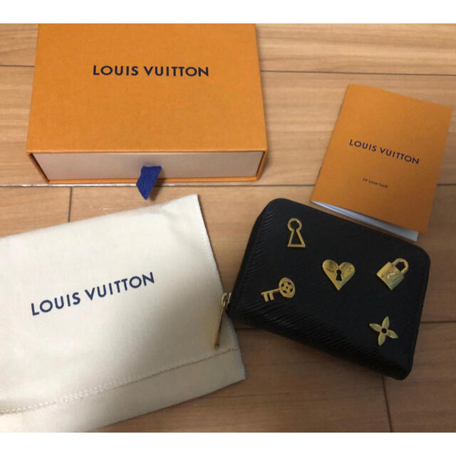 ルイヴィトン Louis Vuitton エピ ラブロック ジッピーコインパース