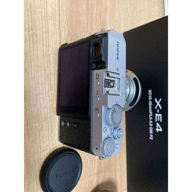 【美品】FUJIFILM X-E4 レンズキット+単焦点レンズ 【美品】FUJIFILM X-E4 レンズキット+単焦点レンズ