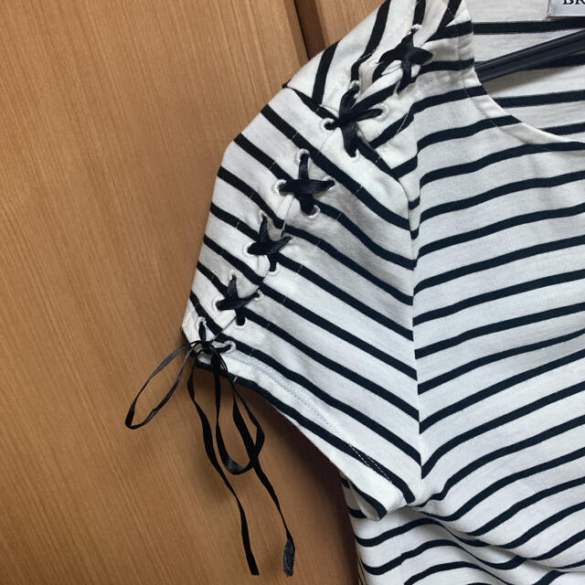 WEGO(ウィゴー)のWEGO ボーダーレースアップTシャツ レディースのトップス(Tシャツ(半袖/袖なし))の商品写真