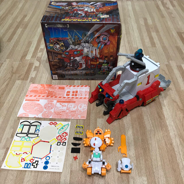 専用  元祖SDガンダム  ファイヤーブレイザー  キャプテンレッド