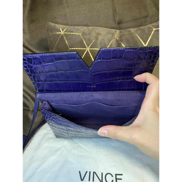 Vince(ビンス)のVINCE. ヴィンス　ショルダー　バッグ　パープル　美品！ レディースのバッグ(ショルダーバッグ)の商品写真