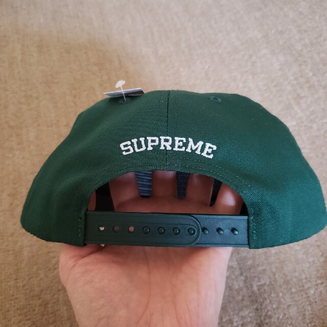 Supreme(シュプリーム)のsupreme futura logo 5-panel cap 緑 メンズの帽子(キャップ)の商品写真