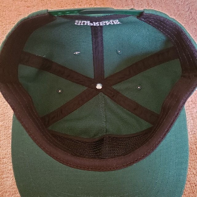 Supreme(シュプリーム)のsupreme futura logo 5-panel cap 緑 メンズの帽子(キャップ)の商品写真