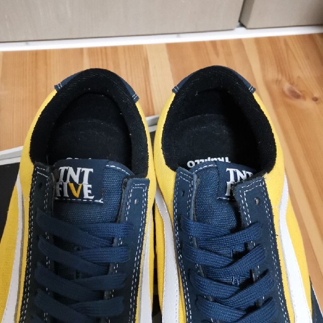 VANS(ヴァンズ)の【早い者勝ち値引きUSED美品】VANS TNT 5 ネイビーイエロー29cm メンズの靴/シューズ(スニーカー)の商品写真