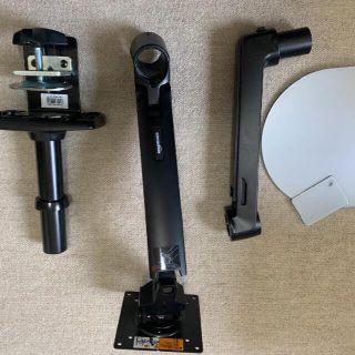 アマゾンベーシックモニターアーム　サンワサプライ モニタアーム補強プレート(PC周辺機器)