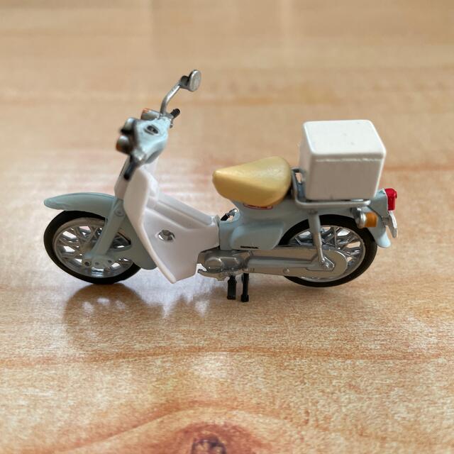 AOSHIMA(アオシマ)の1/32 ホンダスーパーカブコレクション　カプセルトイ エンタメ/ホビーのフィギュア(その他)の商品写真