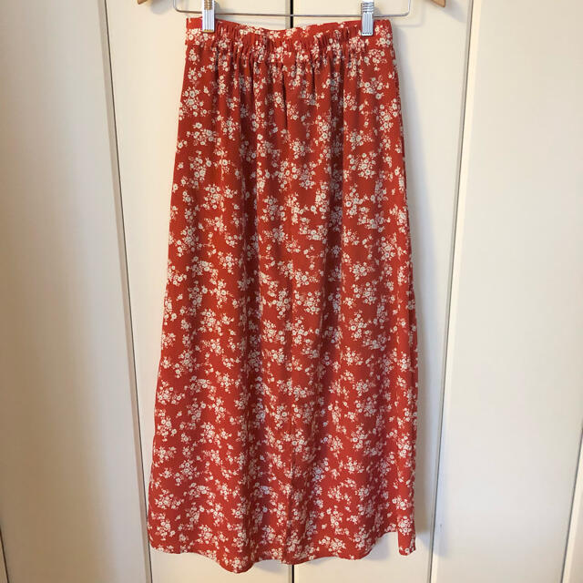 Ciaopanic(チャオパニック)のチャオパニック　花柄ロングスカート　赤スカート レディースのスカート(ロングスカート)の商品写真