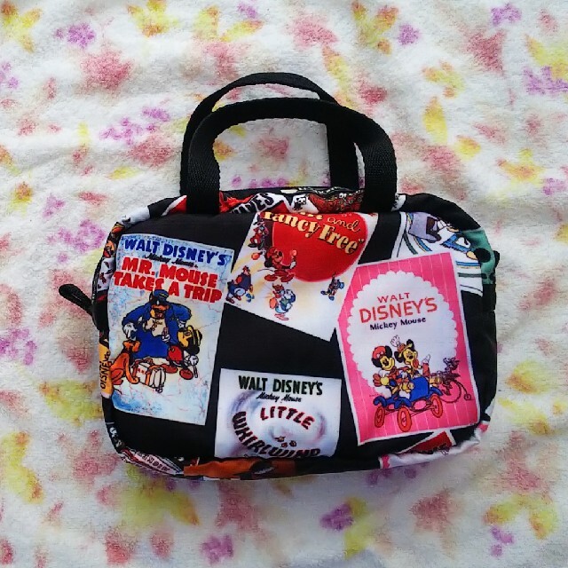 LeSportsac(レスポートサック)のLeSportsac  MICRO BAG ヴィンテージ ポスターズ レディースのファッション小物(ポーチ)の商品写真