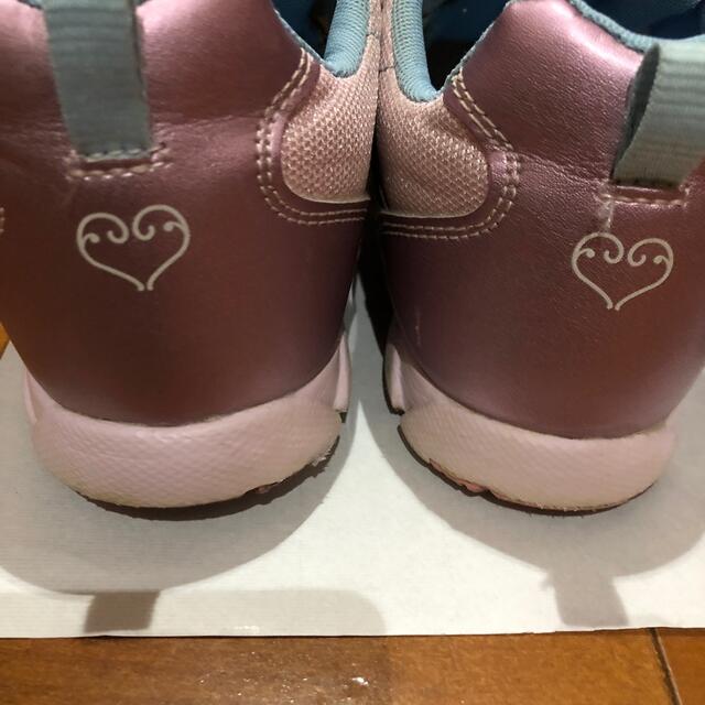 crocs(クロックス)のお値下げ中！バネの力&クロックス  リナ　21センチ〜 キッズ/ベビー/マタニティのキッズ靴/シューズ(15cm~)(サンダル)の商品写真