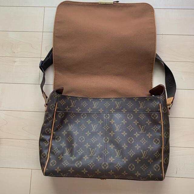 LOUIS 斜めがけ 大きめ アベスの通販 by めぐまな's shop|ルイヴィトンならラクマ VUITTON - ルイヴィトン メッセンジャーバック 正規店