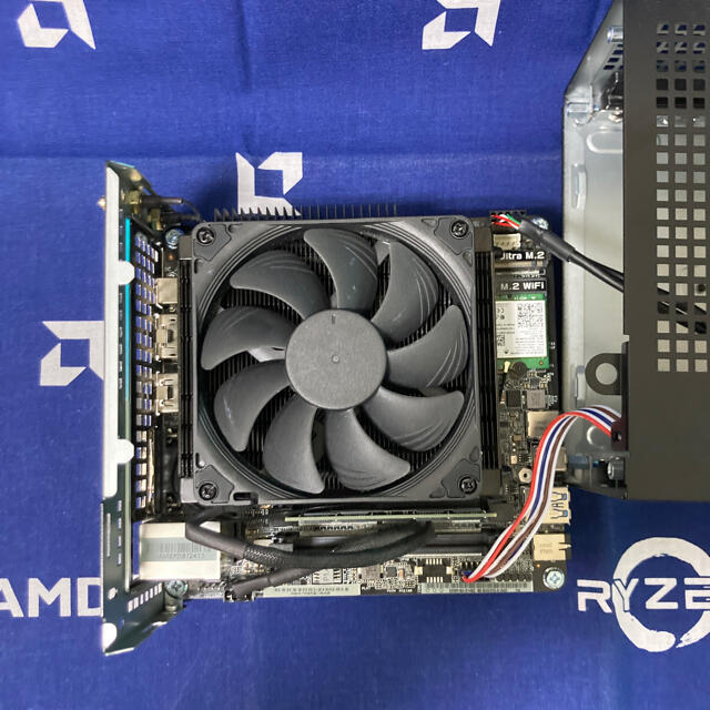 期間限定特価】 ASRock Deskmini X300 ベアボーンキット PCパーツ