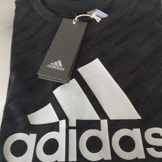 アディダス(adidas)のアディダスTシャツ(Tシャツ/カットソー)