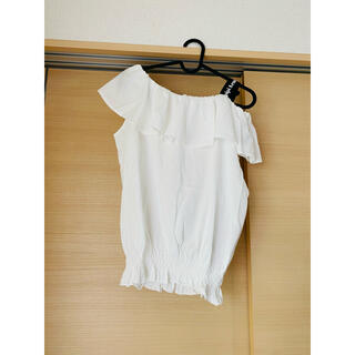 レピピアルマリオ　ワンショルダー　 トップス　白　Tシャツ　フリル(Tシャツ(半袖/袖なし))