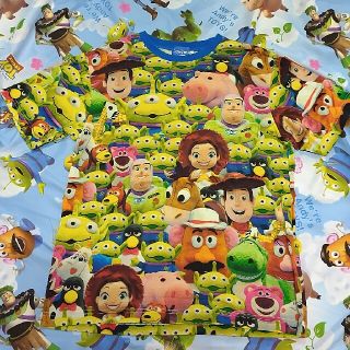 ディズニー(Disney)の☆　ディズニーリゾート トイストーリー ｓサイズ 総柄 Tシャツ(Tシャツ/カットソー(半袖/袖なし))