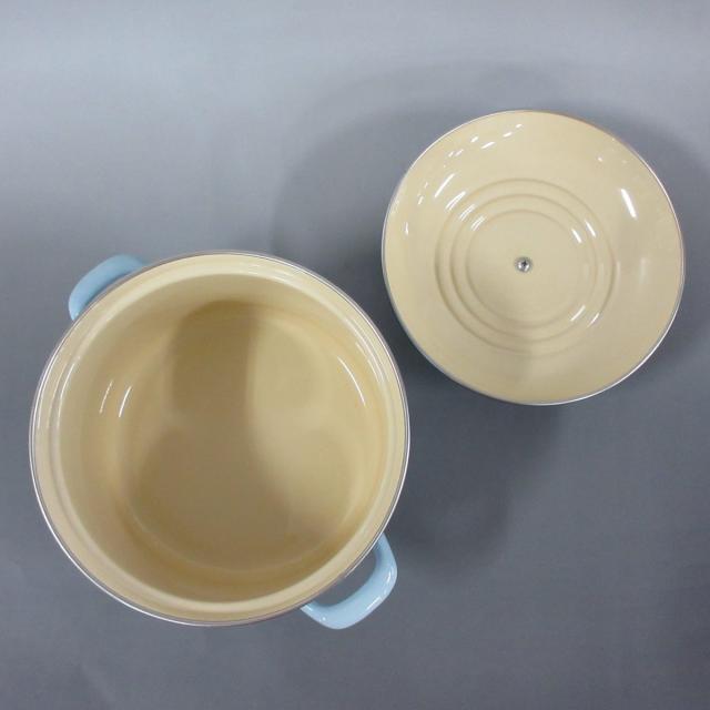 LE CREUSET(ルクルーゼ)のルクルーゼ 食器新品同様  ライトブルー 鍋 インテリア/住まい/日用品のキッチン/食器(その他)の商品写真