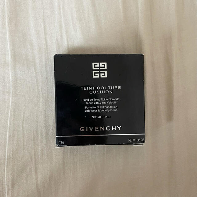 GIVENCHY タン・クチュール・クッション