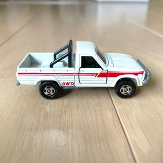 ベルギー製 トミカ赤箱日本製No.61トヨタハイラックス4WD - ミニカー