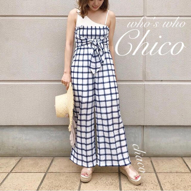 who's who Chico(フーズフーチコ)の僅か新品¥7452【Chico】チェック柄2wayベアパンツ サロペット  レディースのパンツ(サロペット/オーバーオール)の商品写真