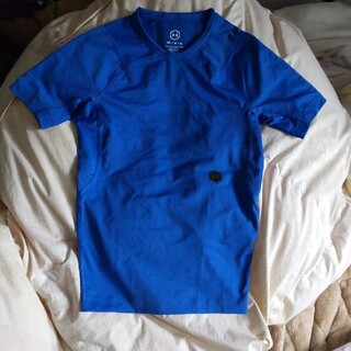 アンダーアーマー(UNDER ARMOUR)のアンダーアーマー ラッシュメンズTシャツ ブルー M(トレーニング用品)
