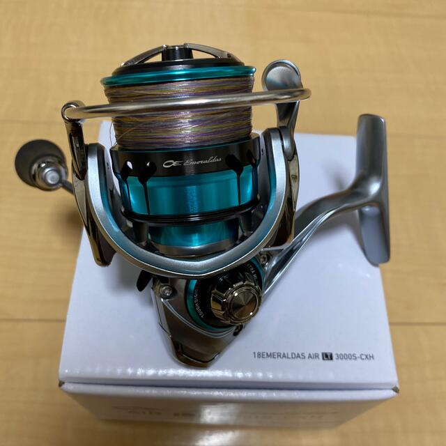 DAIWA(ダイワ)のダイワ18エメラルダス　エア　LT3000S-CXH スポーツ/アウトドアのフィッシング(リール)の商品写真