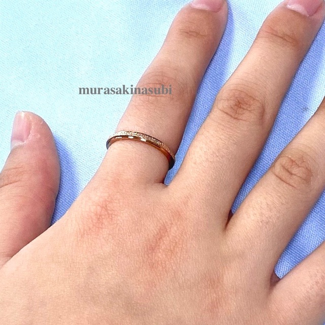2mm幅　18号　指輪　サンドブラスト　ピンクゴールド 　ステンレスリング レディースのアクセサリー(リング(指輪))の商品写真