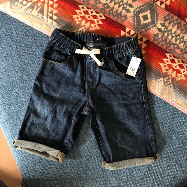 GAP Kids(ギャップキッズ)の新品タグ付き　▲▽▲ GAP デニム　ハーフパンツ 130 キッズ/ベビー/マタニティのキッズ服男の子用(90cm~)(パンツ/スパッツ)の商品写真