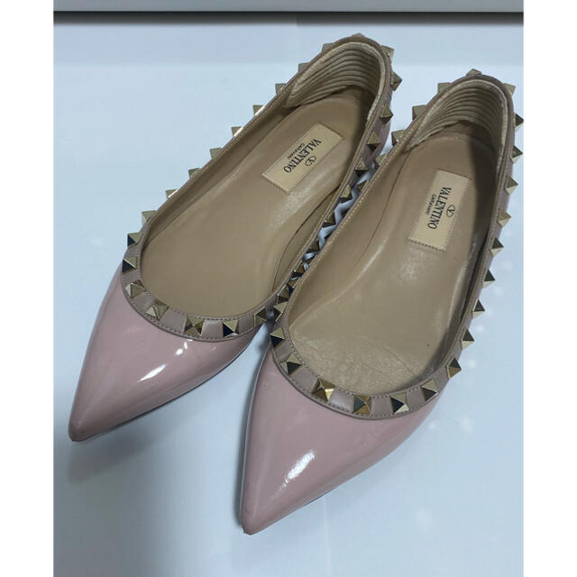valentino garavani(ヴァレンティノガラヴァーニ)のヴァレンティノ  フラットパンプス レディースの靴/シューズ(ハイヒール/パンプス)の商品写真