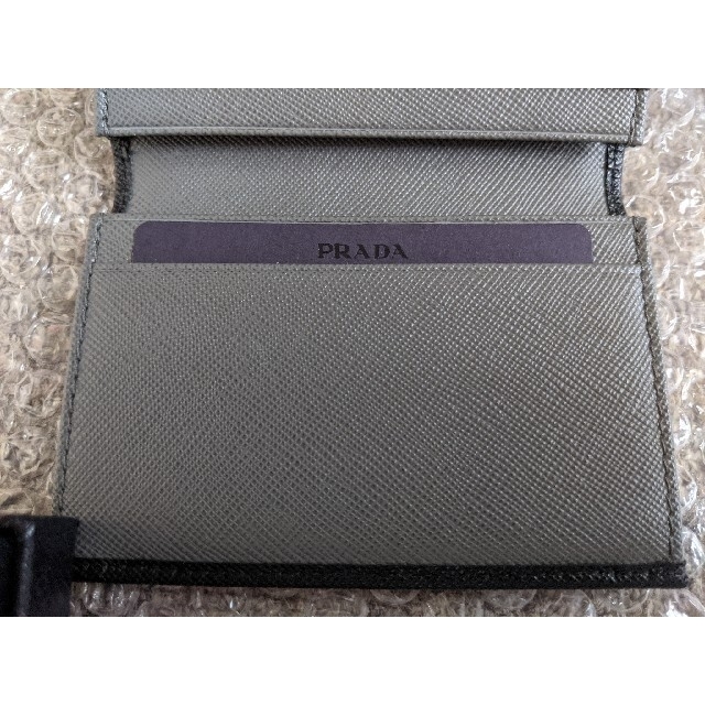 PRADA(プラダ)のプラダ PRADA メンズサフィアーノ レザー カードケース 名刺入れ黒 ブ メンズのファッション小物(名刺入れ/定期入れ)の商品写真