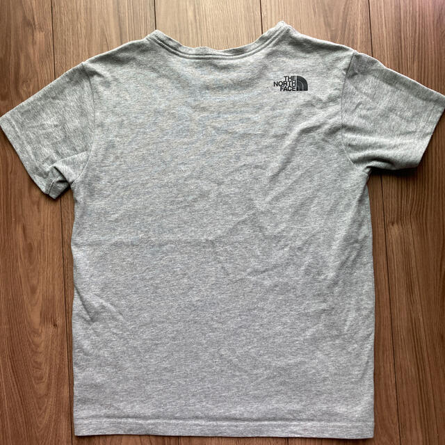 THE NORTH FACE(ザノースフェイス)のノースフェイス　カモフラ　ロゴ　tシャツ ボーイズ　150 キッズ キッズ/ベビー/マタニティのキッズ服男の子用(90cm~)(Tシャツ/カットソー)の商品写真