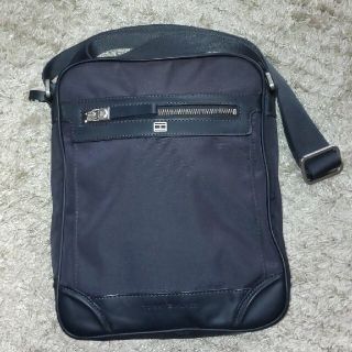 トミーヒルフィガー(TOMMY HILFIGER)のTOMMY HILFIGER ショルダーバック (ショルダーバッグ)