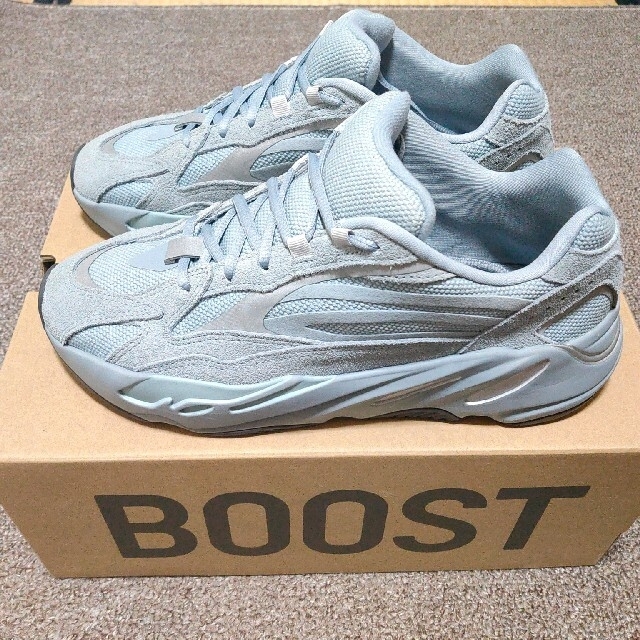 adidas(アディダス)のADIDAS YEEZY BOOST 700 V2 HOSPITAL BLUE メンズの靴/シューズ(スニーカー)の商品写真