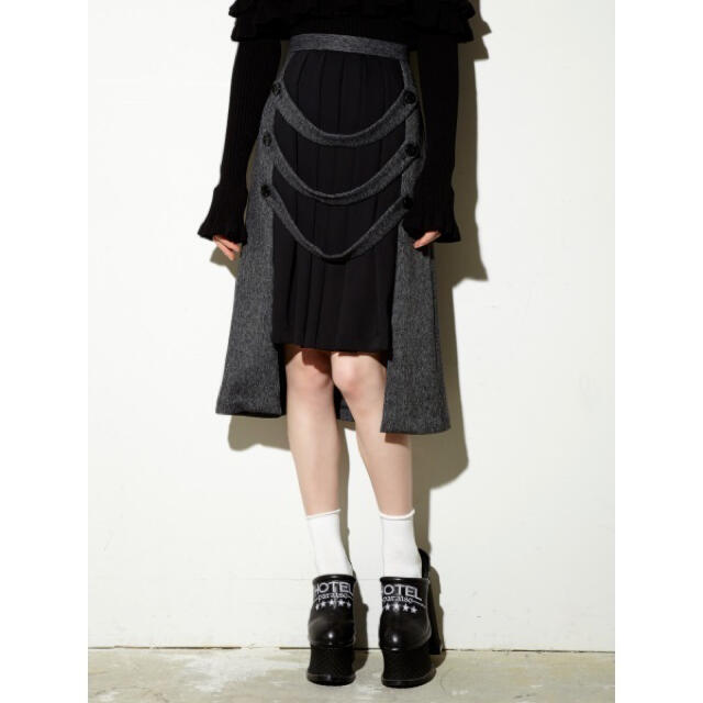 PAMEO POSE(パメオポーズ)のPAMEO POSE  PARALLEL LINES SKIRT SPRING レディースのスカート(ひざ丈スカート)の商品写真