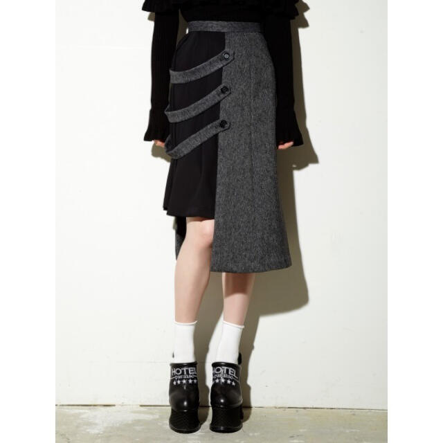 PAMEO POSE(パメオポーズ)のPAMEO POSE  PARALLEL LINES SKIRT SPRING レディースのスカート(ひざ丈スカート)の商品写真