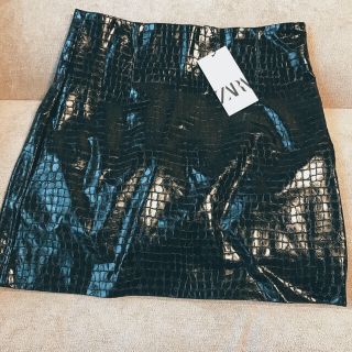 ザラ(ZARA)の【新品】ZARAクロコ柄風スカート(ミニスカート)