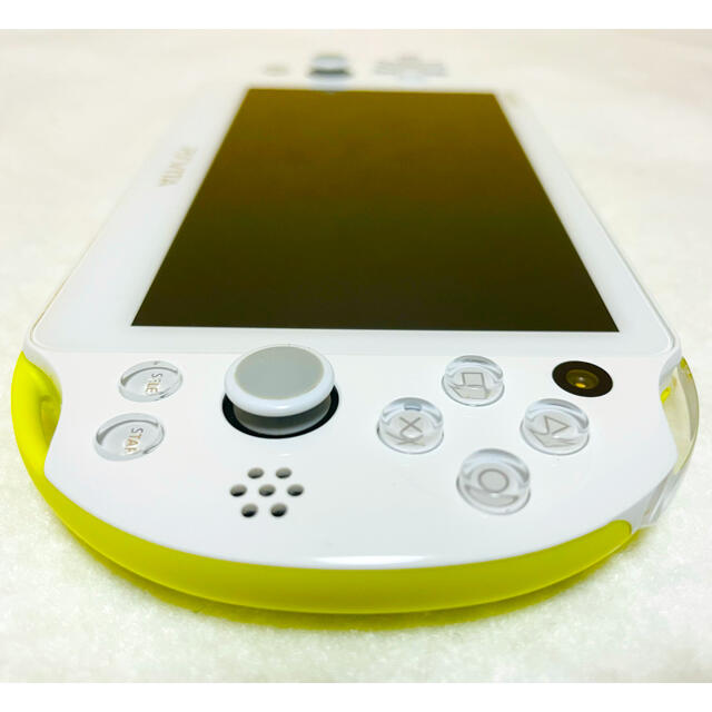 PlayStation Vita(プレイステーションヴィータ)の☆美品☆PSVita PCH-2000 ZA13 SONY ライムグリーン 本体 エンタメ/ホビーのゲームソフト/ゲーム機本体(家庭用ゲーム機本体)の商品写真