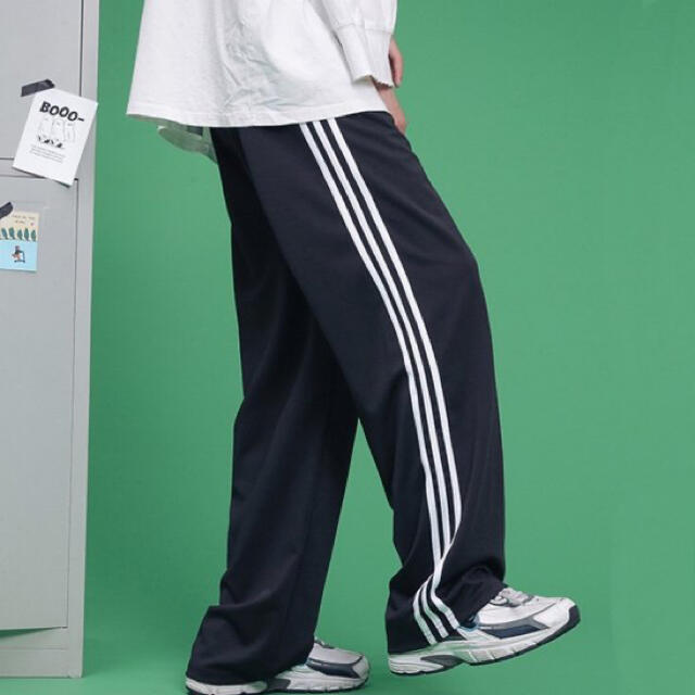 adidas(アディダス)のメンズ　ジャージ　ラインパンツ　韓国ストリート メンズのパンツ(その他)の商品写真