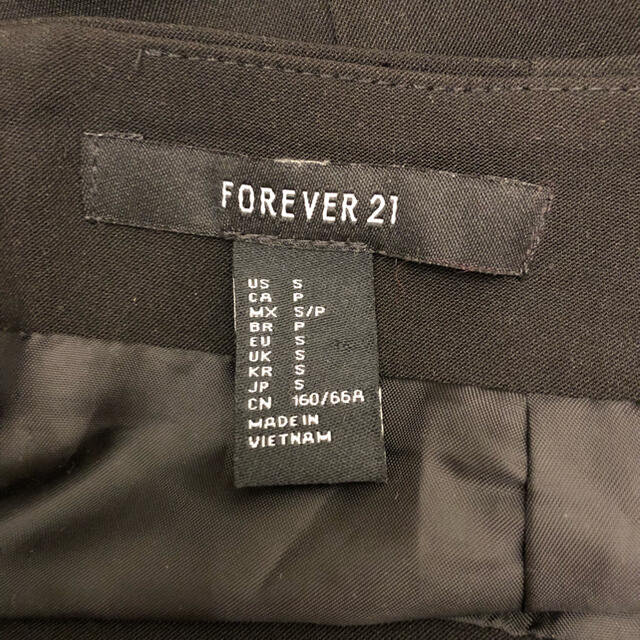 FOREVER 21(フォーエバートゥエンティーワン)のforever21 リングミニスカート ブラック レディースのスカート(ミニスカート)の商品写真