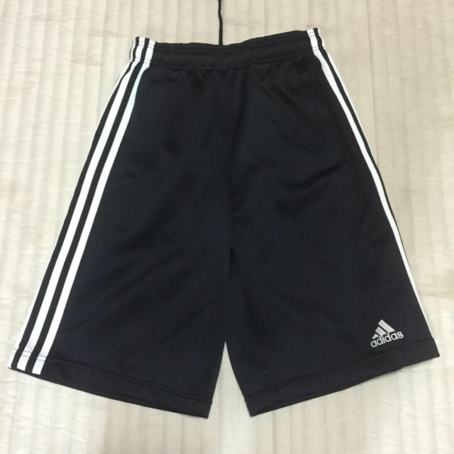 adidas(アディダス)のadidas ★ ハーフパンツ 150 キッズ/ベビー/マタニティのキッズ服男の子用(90cm~)(パンツ/スパッツ)の商品写真