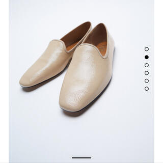 ザラ(ZARA)の【新品】ZARA フラットシューズ(ローファー/革靴)