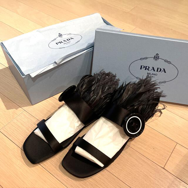 PRADA値下げ！新品箱付き PRADA フェザーオーナメント付サンダル38.5