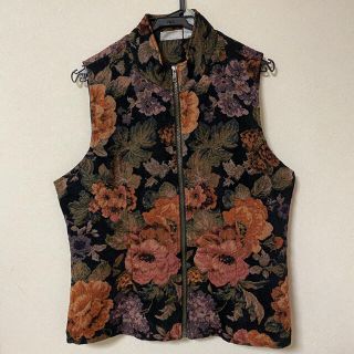 ジョンローレンスサリバン(JOHN LAWRENCE SULLIVAN)のcontena store flower vest(ベスト)