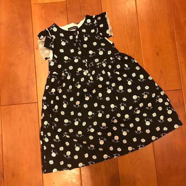 BeBe(ベベ)のBeBe ワンピース  120センチ キッズ/ベビー/マタニティのキッズ服女の子用(90cm~)(ワンピース)の商品写真