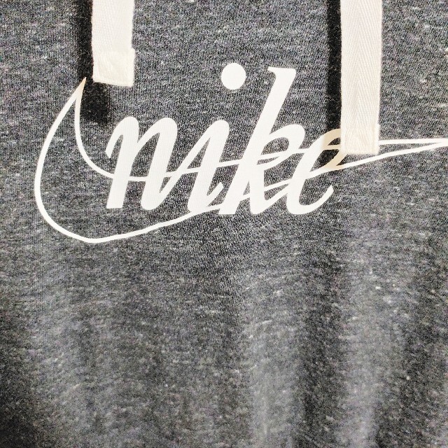 NIKE(ナイキ)の2日間限定値下げ中　ナイキ　パーカー　レディース　S　M　サイズ　長袖　メンズ レディースのトップス(パーカー)の商品写真