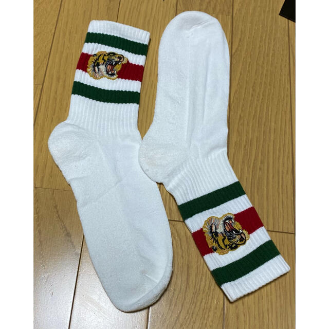 Gucci - GUCCI グッチ 靴下 タイガー付きストレッチコットンソックスの